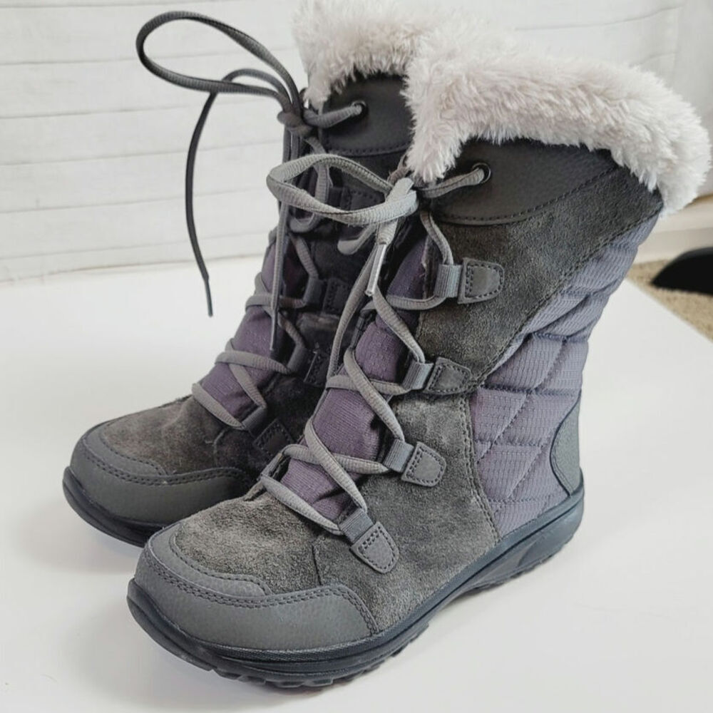 COLUMBIA Ice Maiden II Boot in Shale/Black Raspberry, sz 7